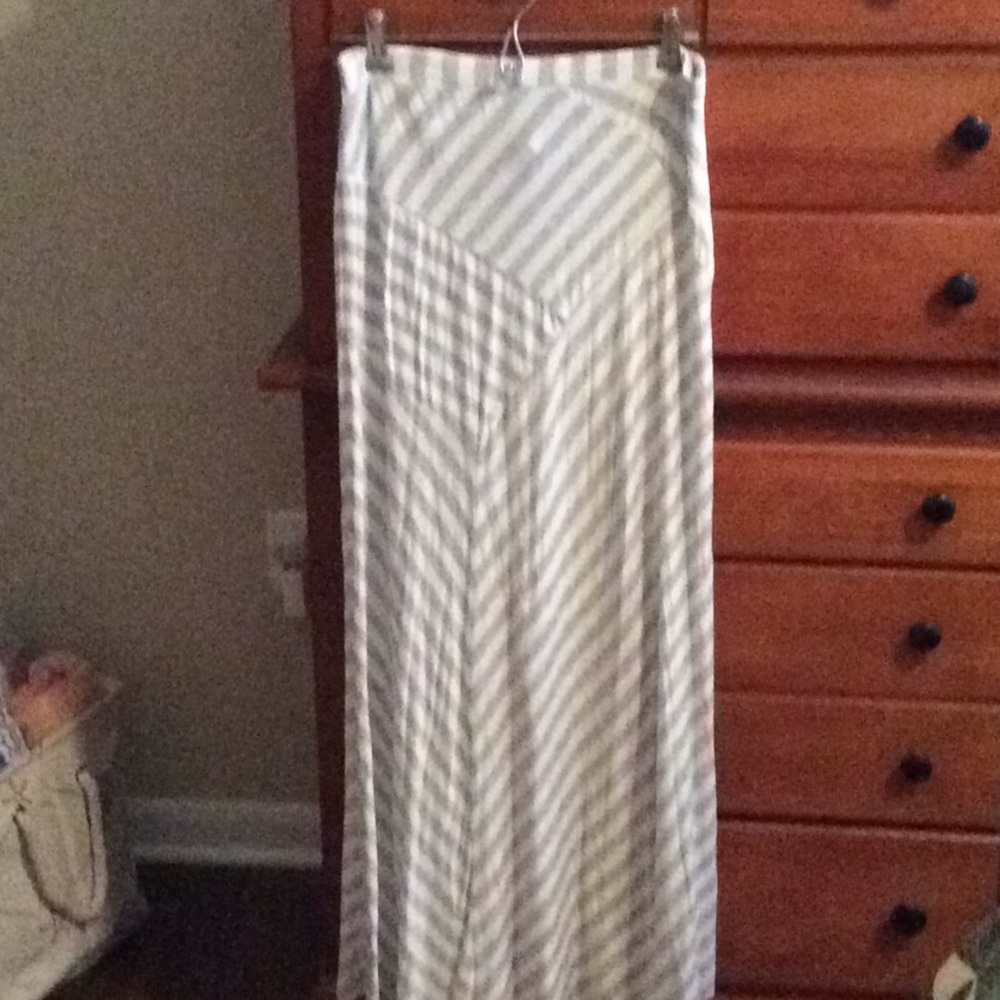 Flowy long skirt!